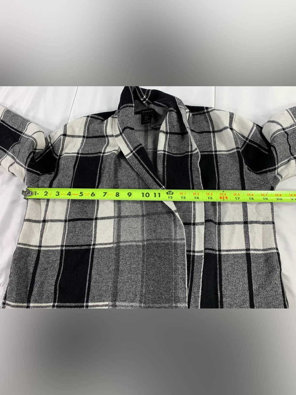 Pre loved TAHARI cardigan womens size M - Picture 3 of 5